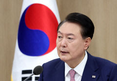 尹, 이·팔 전쟁따른 경제불안에 