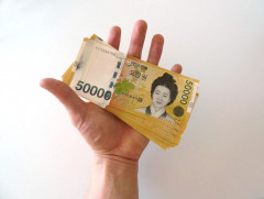 고물가 속 대세로 자리 잡은 '5만원권'…경제적 부담 토로하기도