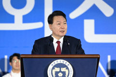 尹, 보궐선거 패배에 교훈·변화 주문…국정 변화·인적쇄신 이어지나