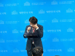 이준석, 울먹이며 기자회견…尹 향해 
