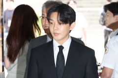 구속 면한 유아인, 프로포폴181회 투약 혐의 불구속 기소