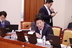 TK 의원들, 국감서 문재인 정부 잇단 겨냥