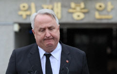 친윤·중진에 불출마·험지출마 권유 인요한 
