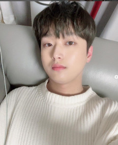 이찬원 '엄마팬클럽' 또 영남대에 장학금…