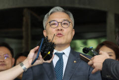 검찰 '채널A 기자 명예훼손' 최강욱 2심서 징역 10월 구형