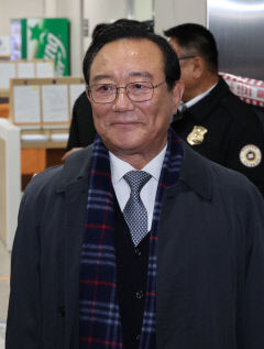 [속보] 법원, '청와대 울산시장 선거 개입' 송철호 전 시장에 징역 3년