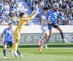 [포토뉴스] 선취골 넣는 대구FC 에드가