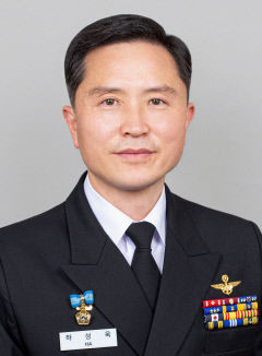 제3대 해군항공사령관에 하성욱 제독 취임