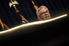 美 기준금리 5.20~5.50% '재차 동결'…내년 기준금리 세 차례 인하 전망