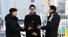 이선균, 19시간 조사 받고 귀가…