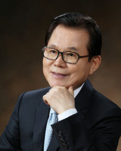 박철언 전 장관 36년째 청민 장학금 수여