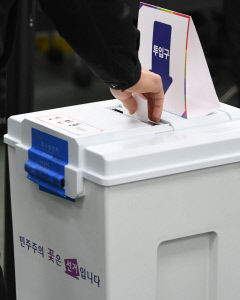 내년 총선 '수검표 절차' 도입…개표 과정에서 사람이 투표지를 일일이 확인