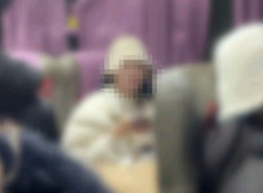 광역버스 민폐녀, 좌석에 짐 놓고 못 앉게 하고선 '적반하장' 