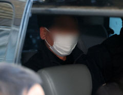 '이재명 피습' 조력자 있었다…경찰, 60대男 긴급체포