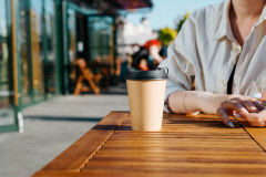 MZ세대 '헬시플레저' 열풍으로 높아지는 '차(茶)' 인기