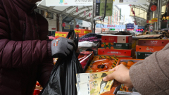 설 차례상 준비, 시장·마트·온라인 비교…10만원으로 얼마나 살 수 있나