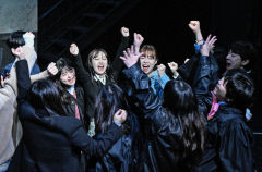 [포토뉴스] 졸업식에서 파이팅 외치는 계명대 학생들
