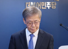 민주당 '올드보이' 박지원·정동영 경선…친명 정성호는 단수공천