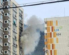 경주 용강동 아파트 화재…2명 사망 2명 경상