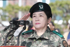 '여군 최초 투스타' 강선영 