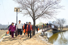 [구미 가볼만한 곳] 맨발로 거리 걸으며 '힐링' 구미 지산샛강생태공원