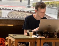 이더리움 창시자 비탈릭 부테린 판교 활보…SNS 카페 방문 모습 등 올라와