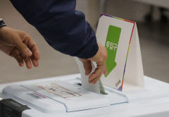 총선 사전투표 첫날 오전 9시 기준 투표율 2.19%…대구 1.55%로 가장 낮아