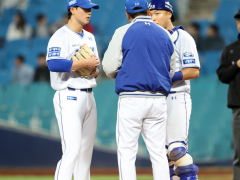 디펜딩 챔피언 저력에 당한 '사자 군단'…선발 이호성 3⅔이닝에 그쳐