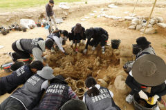 국립경주문화재연구소-동국대 신라 돌방무덤 등 공동 발굴조사