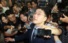 '코인 논란' 김남국, 1년 만에 민주당 복당