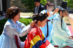 [포토뉴스] 성년의 날 대구 향교 전통 성년례 재현