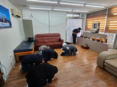성주군천 직원, 무연고 사망자 마지막 길 배웅