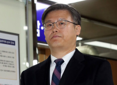 '朴 문고리 3인방' 정호성, 尹대통령실 발탁 두고 정치권 '시끌벅적'
