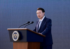 尹대통령 국정 지지율 한 달 이상 20%대 중반대 머물러