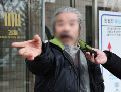 '야간외출금지' 위반으로 구속된 조두순, 항소심도 징역 3개월