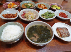 [대구 맛집] 대구 시지 고산역 '큰사랑 집밥',  엄마 손맛 그리울 때 '안성맞춤' 정갈한 집밥