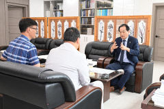 대구 달성군의회 의장이 고령군의회 의장 급하게 만난 이유는?