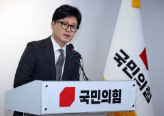 국민의힘 차기 대표 선호도 유승민·한동훈 접전…당·보수 지지층에선 한동훈 압도