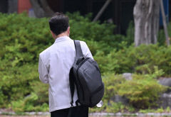 [포토뉴스] 병원 밖 이동하는 의사