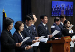 '반쪽 상임위 지속' 야당 방송3법·방통위법 과방위 통과, 개혁입법 속도전