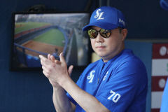 시즌 초 부진 '선발 라인업 변화' 신구 조화로 해결