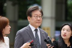 이재명 '경기도 법인카드 유용' 의혹 소환 통보…