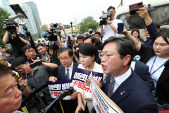 국회 법사위 야권 의원들, 대통령실에 청문회 출석요구서 전달
