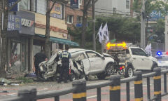 대구 동구서 SUV차량 인도 돌진…운전자 도주, 동승자 1명은 중상 입어