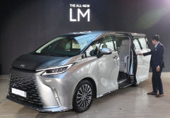 렉서스코리아의 다목적차량 '디 올-뉴 LM 500h' 출시