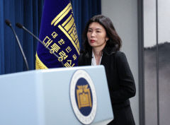 尹, 초대 저출생수석에 '40대 워킹맘' 유혜미 교수 임명…재외동포청장 이상덕