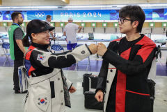 [파리올림픽] 한국 첫 메달…공기소총 혼성 은메달 확보