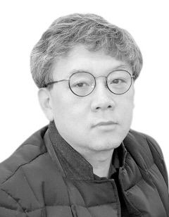 [조진범의 시선] 낙타를 쓰러뜨리는 '마지막 지푸라기'