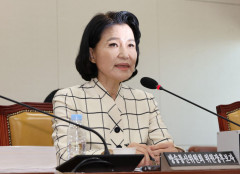[속보] 이진숙 방통위원장 임명…바로 정부청사 출근
