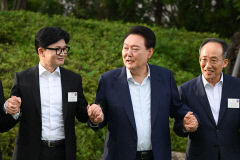 6일만에 다시 만난 尹-韓…